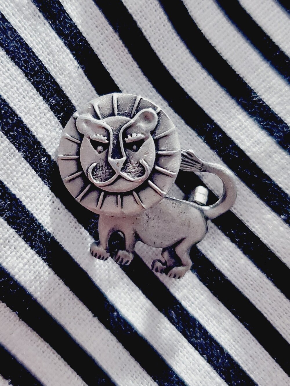 Circa 1960s Vintage AJR Pewter Lion Leo Brooch Pendant